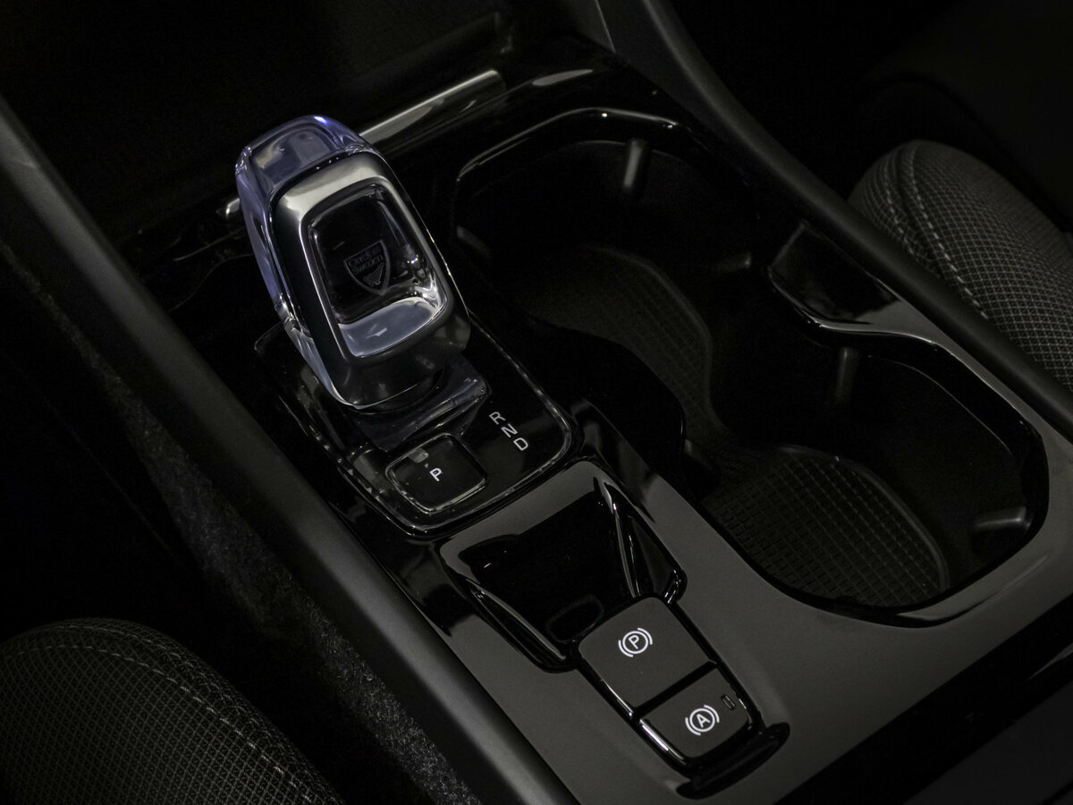 Б/У Вольво ИксЦ40 2024 года. Фото: #17