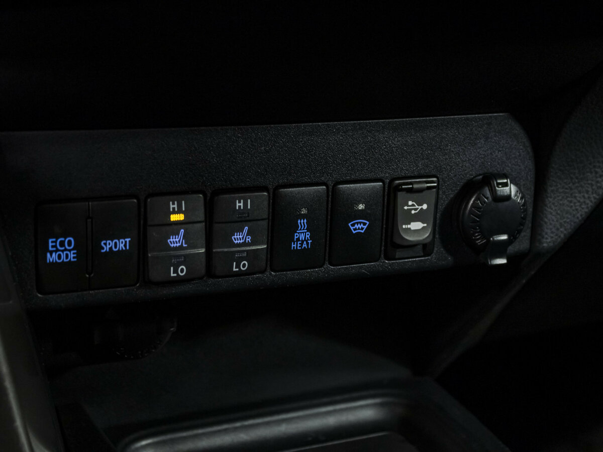 Б/У Тойота Рав4 2017 года. Фото: #14