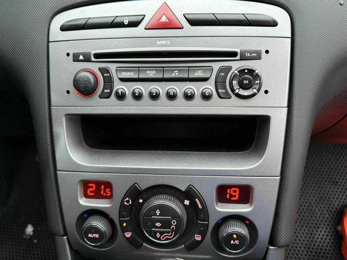 Б/У Пежо 308 2008 года. Фото: #8