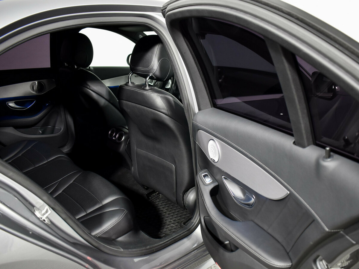 Б/У Мерседес-Бенц Ц-Класс 2015 года. Фото: #9