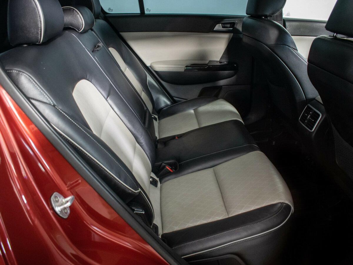 Б/У Киа Спортейдж 2016 года. Фото: #9