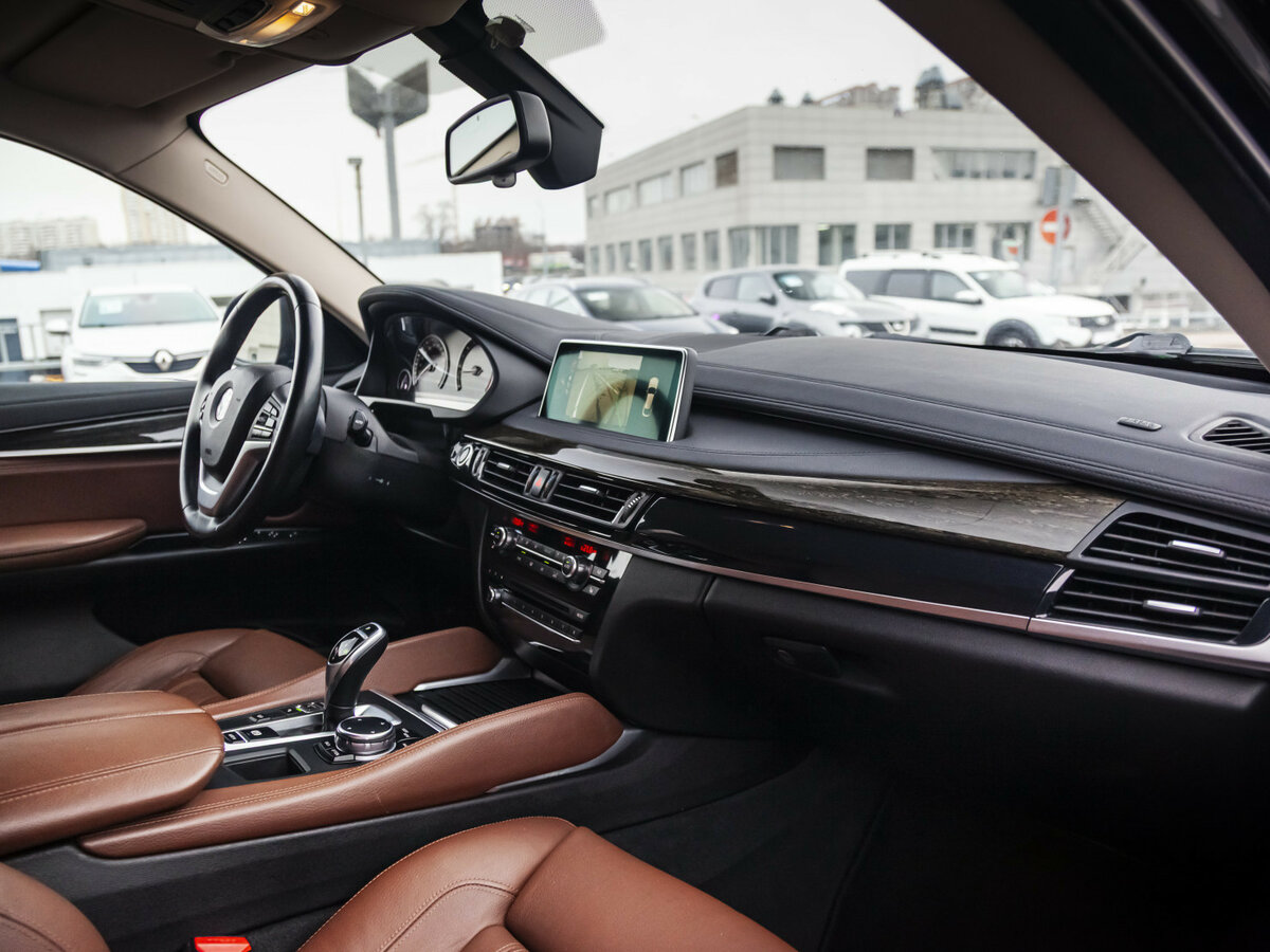 Б/У БМВ Икс6 2016 года. Фото: #9