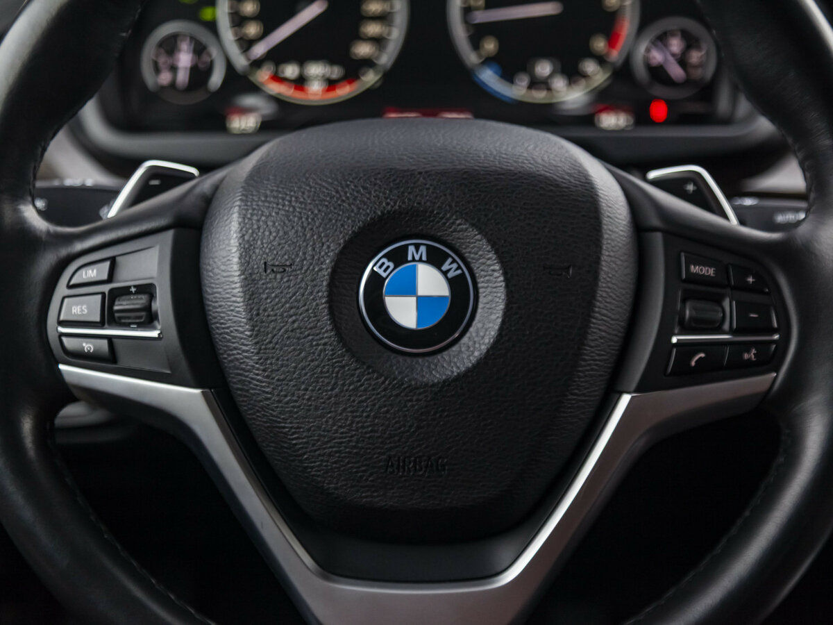 Б/У БМВ Икс6 2016 года. Фото: #14