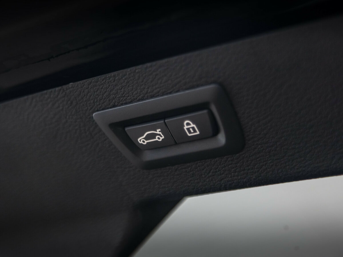 Б/У БМВ Икс6 2016 года. Фото: #21