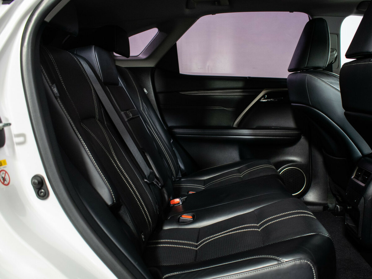 Б/У Лексус Р-Икс 2016 года. Фото: #8