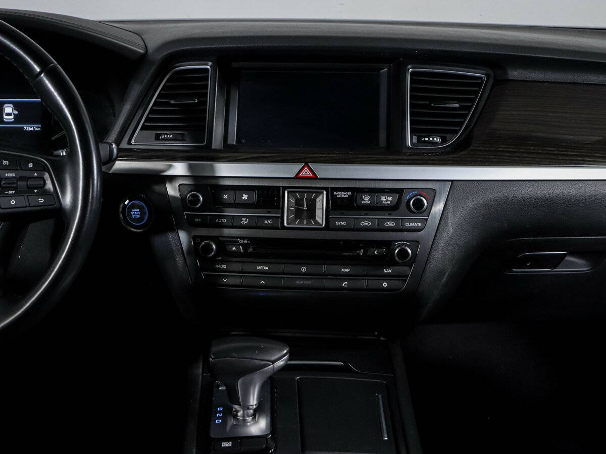 Б/У Генезис Г80 2017 года. Фото: #10