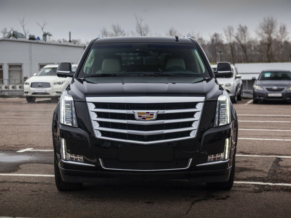 Cadillac Escalade 2018 года с пробегом. Фото: #1