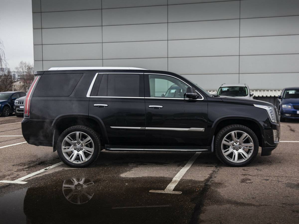 Cadillac Escalade 2018 года с пробегом. Фото: #3