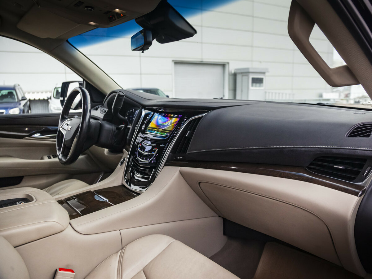 Cadillac Escalade 2018 года с пробегом. Фото: #8