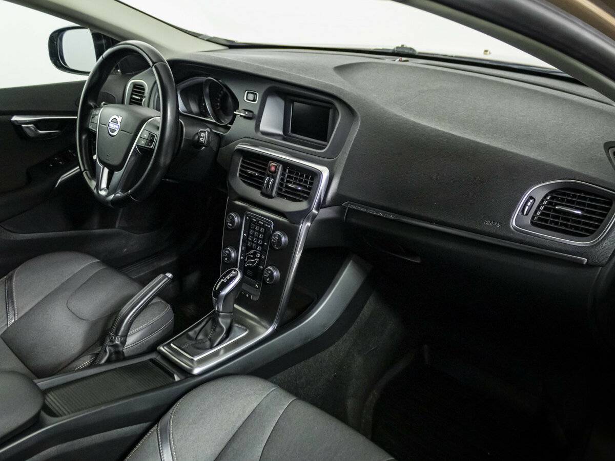 Б/У Вольво В40 Кросс Кантри 2014 года. Фото: #6