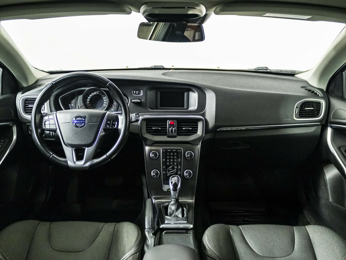 Б/У Вольво В40 Кросс Кантри 2014 года. Фото: #12