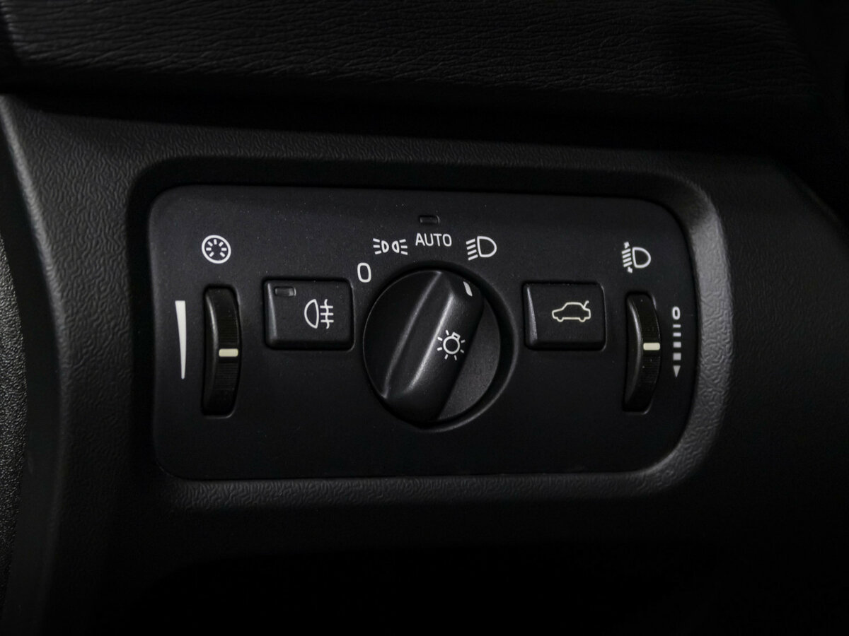 Б/У Вольво В40 Кросс Кантри 2014 года. Фото: #14