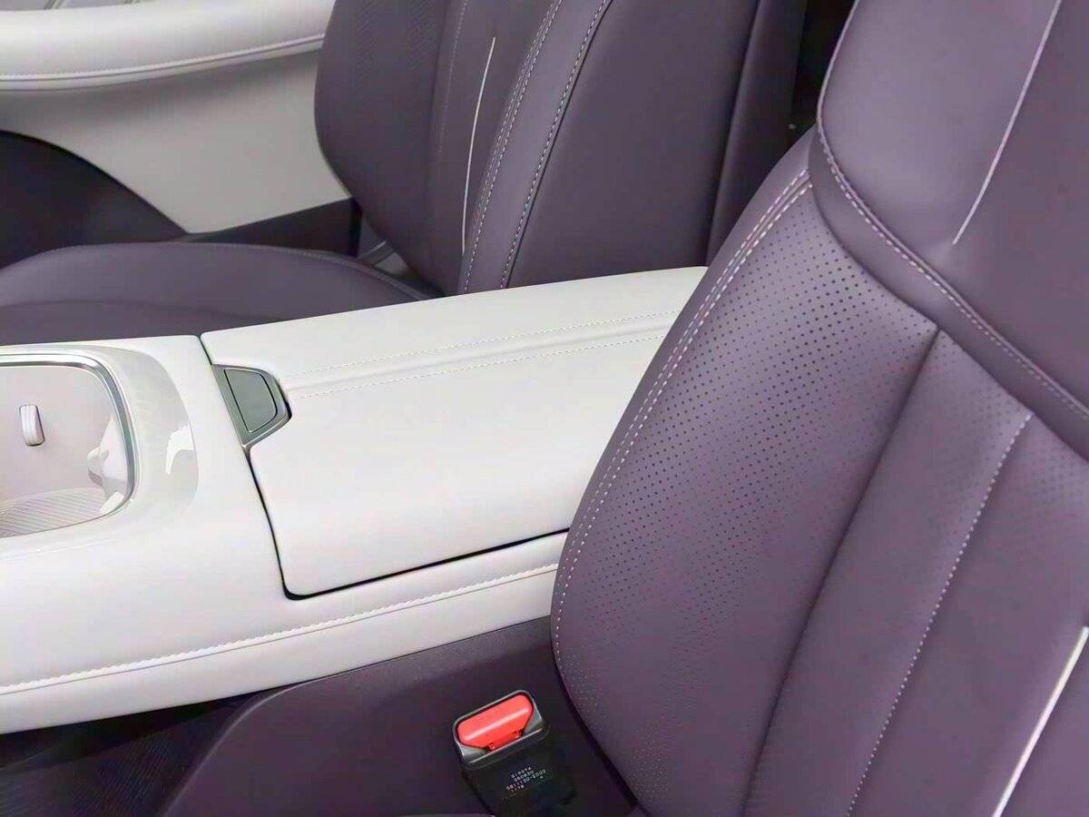 Changan Deepal S07 (S7) 2025 года с пробегом. Фото: #21