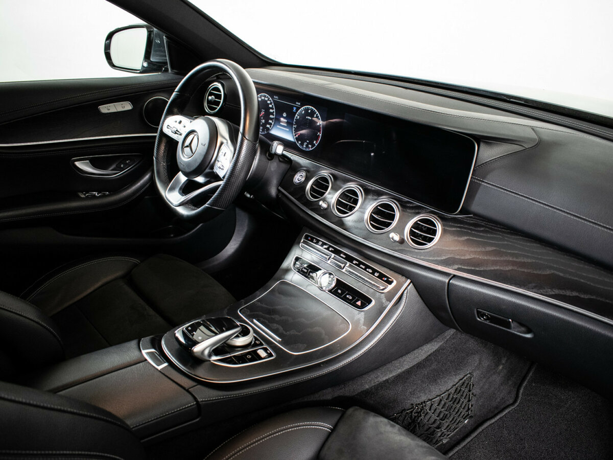 Б/У Мерседес-Бенц Е-Класс 2018 года. Фото: #6