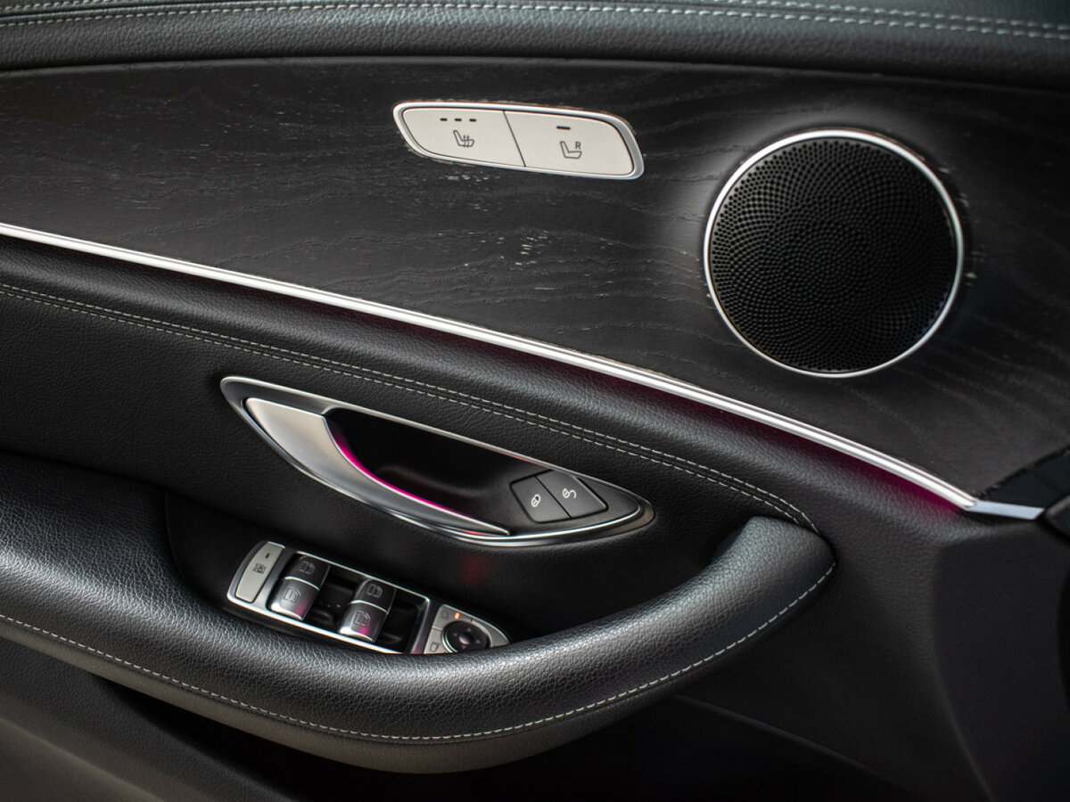 Б/У Мерседес-Бенц Е-Класс 2018 года. Фото: #10