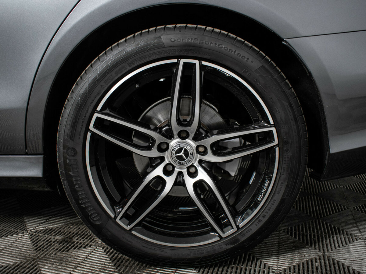 Б/У Мерседес-Бенц Е-Класс 2018 года. Фото: #12