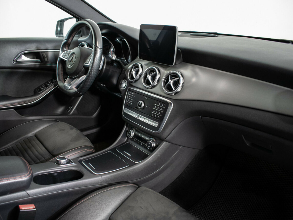 Б/У Мерседес-Бенц ГЛА 2018 года. Фото: #8