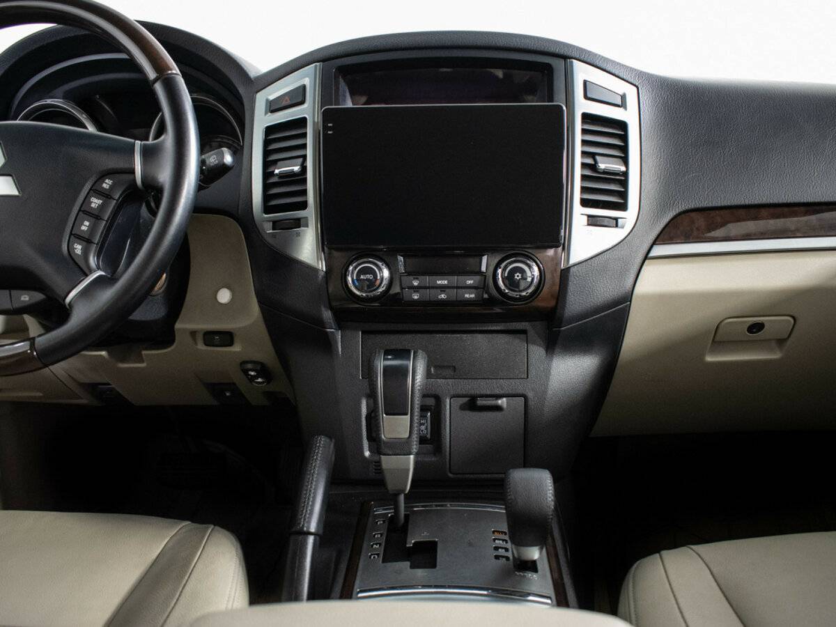 Mitsubishi Pajero 2020 года с пробегом. Фото: #11