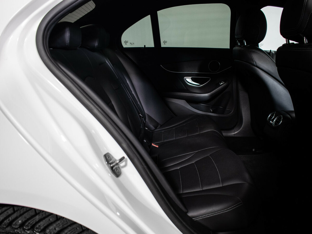 Б/У Мерседес-Бенц Ц-Класс 2017 года. Фото: #8