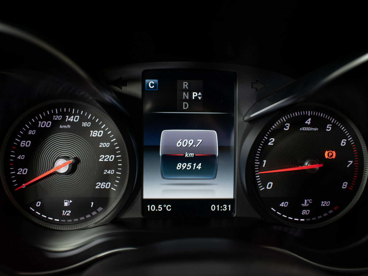 Б/У Мерседес-Бенц Ц-Класс 2017 года. Фото: #11