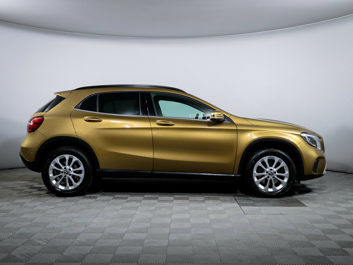 Б/У Мерседес-Бенц ГЛА 2017 года. Фото: #3