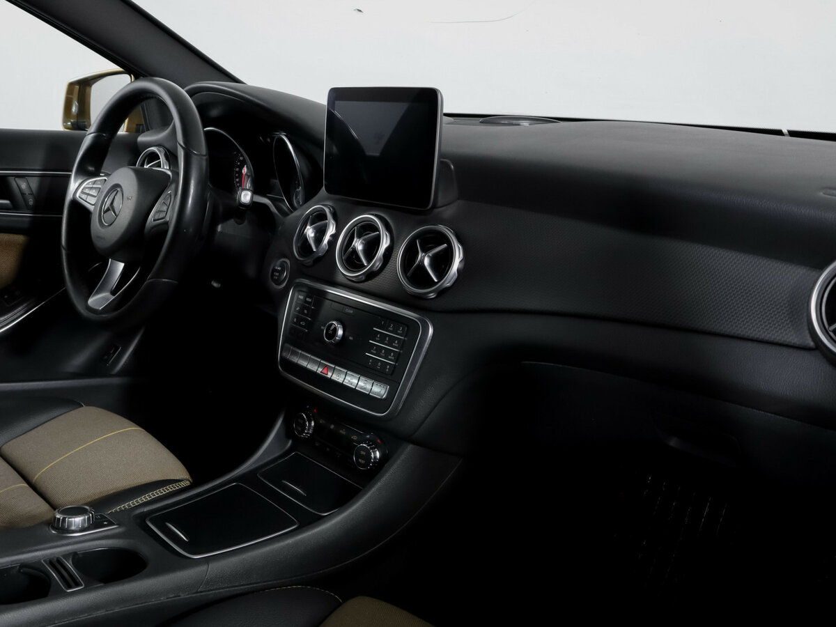 Б/У Мерседес-Бенц ГЛА 2017 года. Фото: #8