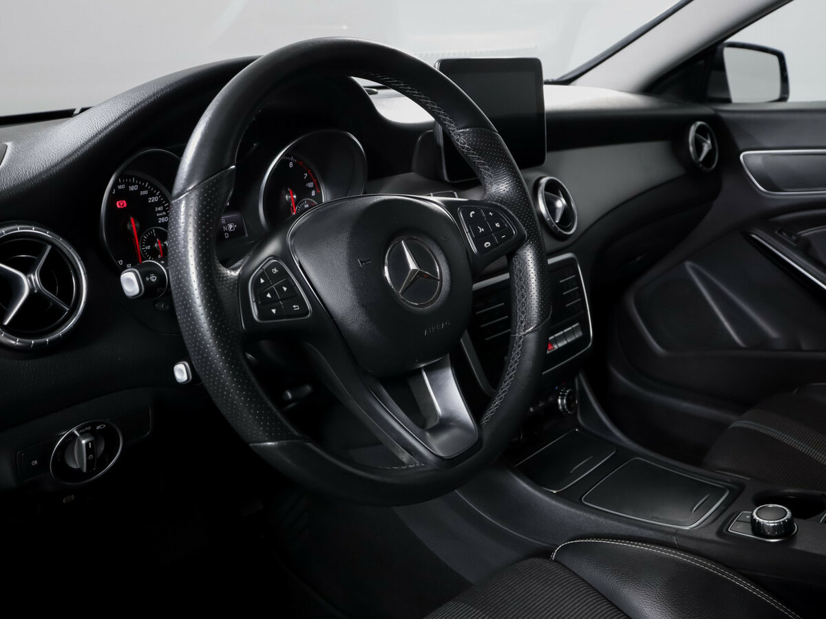 Б/У Мерседес-Бенц КЛА 2017 года. Фото: #11