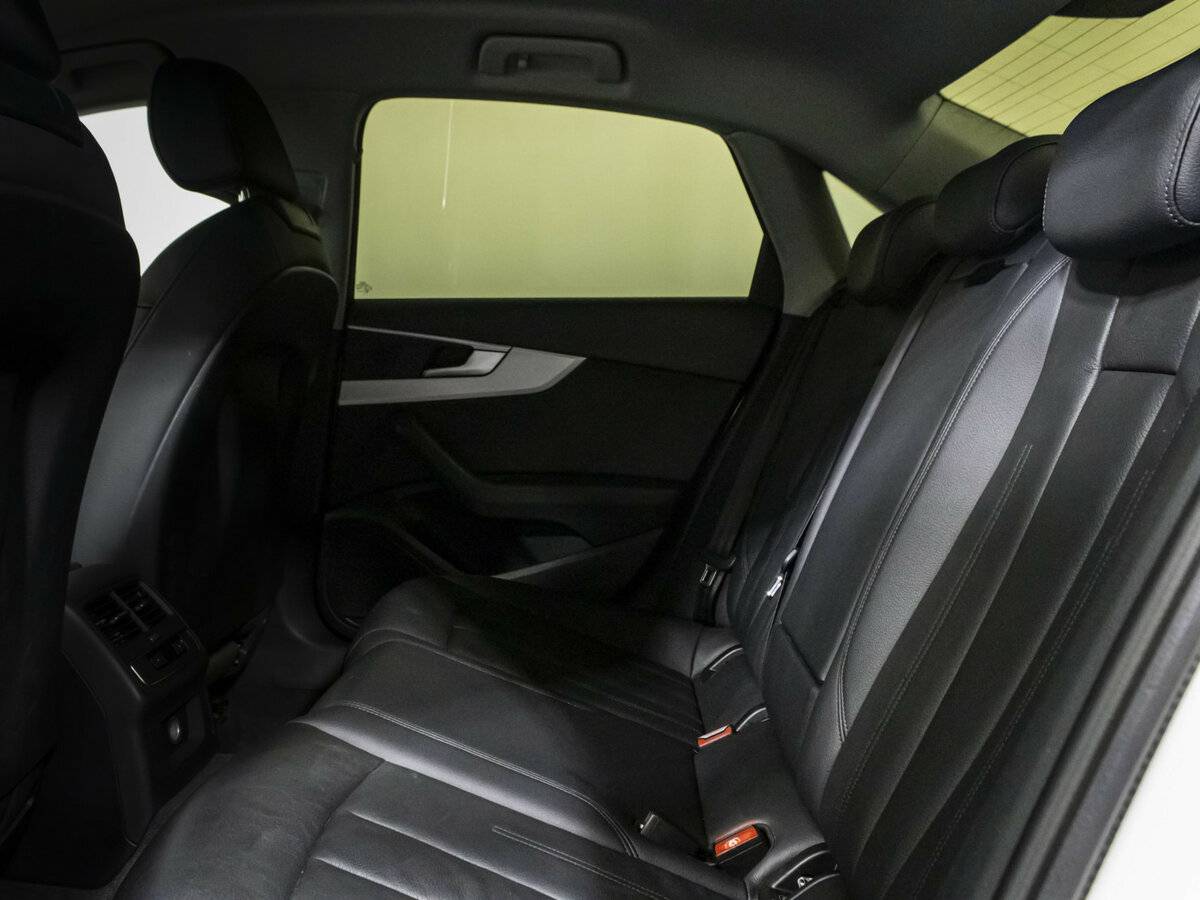 Б/У Ауди А4 2018 года. Фото: #8