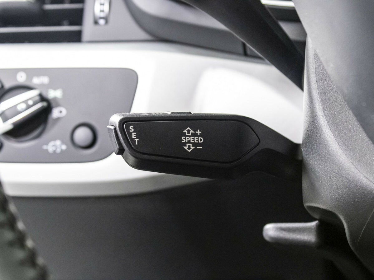 Б/У Ауди А4 2018 года. Фото: #16