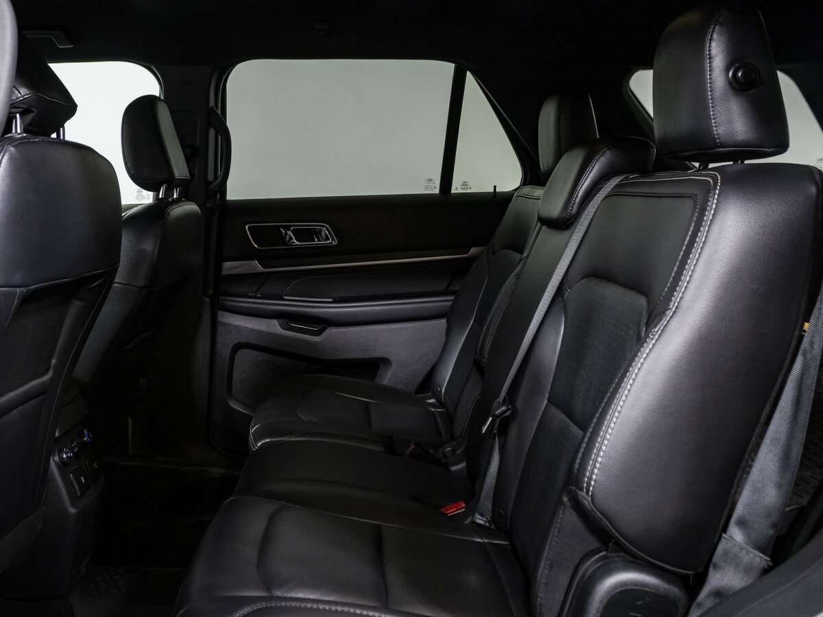 Б/У Форд Експлорер 2018 года. Фото: #10