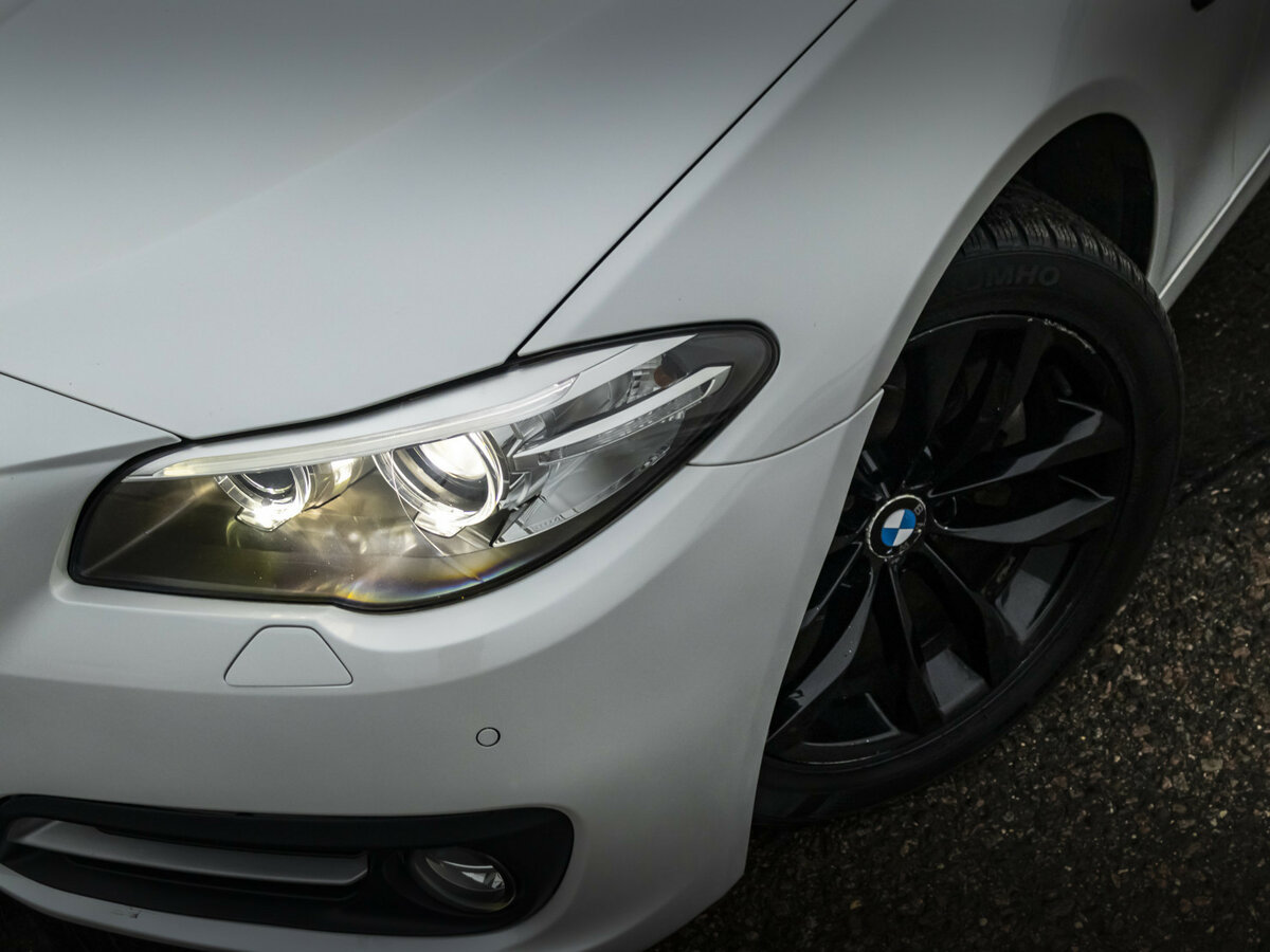 Б/У БМВ 5 серии 2015 года. Фото: #1