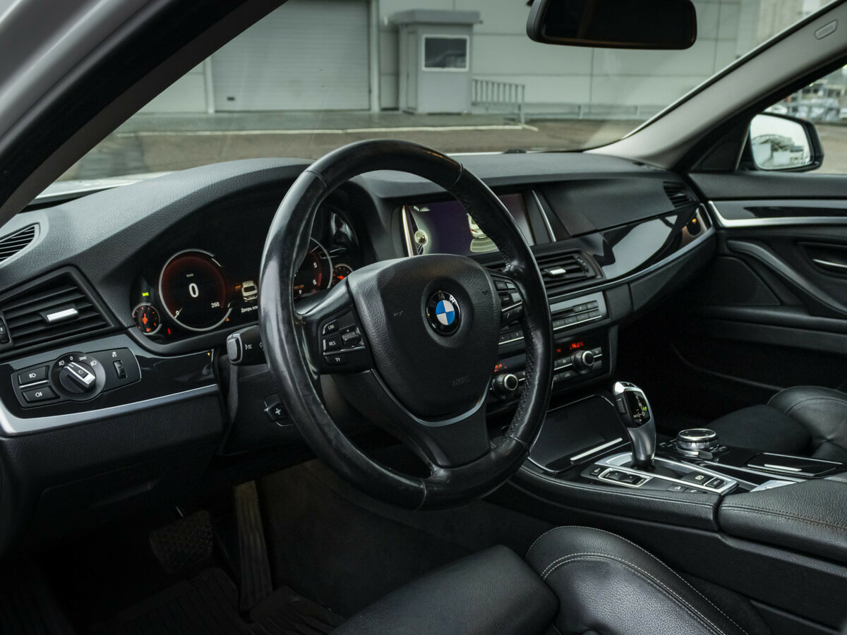 Б/У БМВ 5 серии 2015 года. Фото: #10