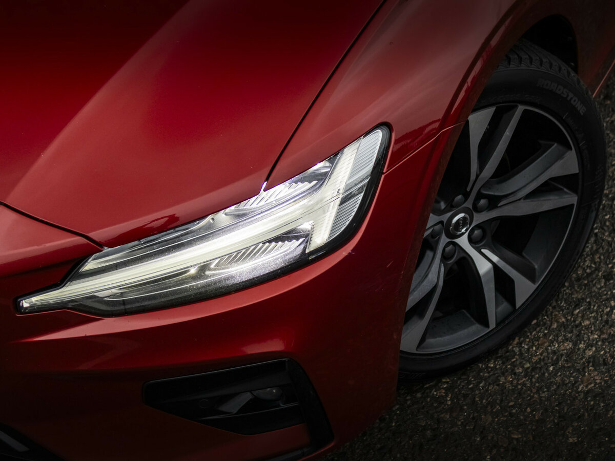 Б/У Вольво С60 2019 года. Фото: #1