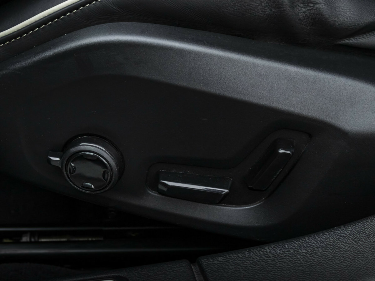 Б/У Вольво С60 2019 года. Фото: #17