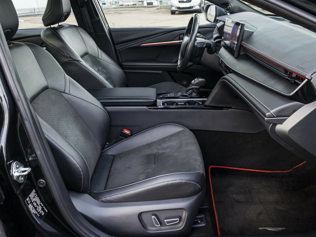 Toyota Camry 2024 года с пробегом. Фото: #9