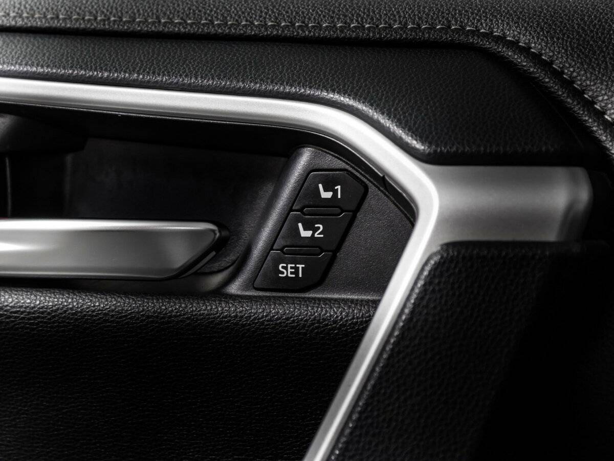 Б/У Тойота Рав4 2019 года. Фото: #14