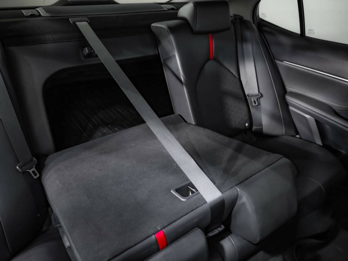 Б/У Тойота Камри 2021 года. Фото: #25