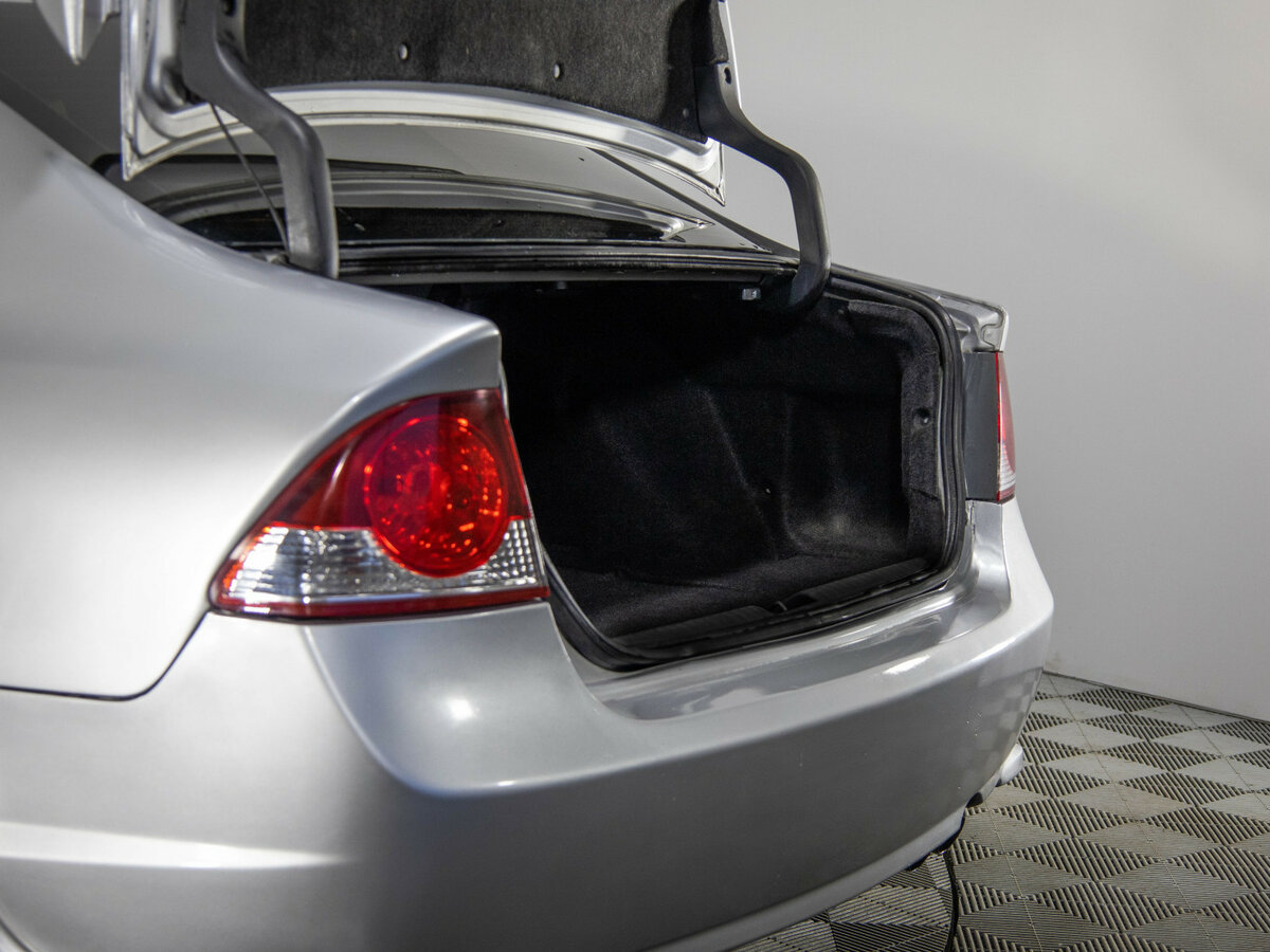 Б/У Хонда Цивик 2008 года. Фото: #6