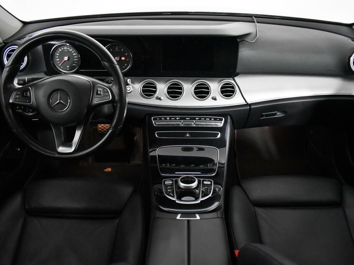 Б/У Мерседес-Бенц Е-Класс 2016 года. Фото: #14