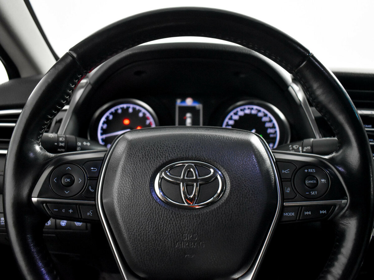 Б/У Тойота Камри 2018 года. Фото: #16