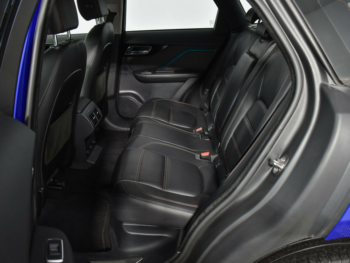 Б/У Ягуар Ф-Пэйс 2018 года. Фото: #9