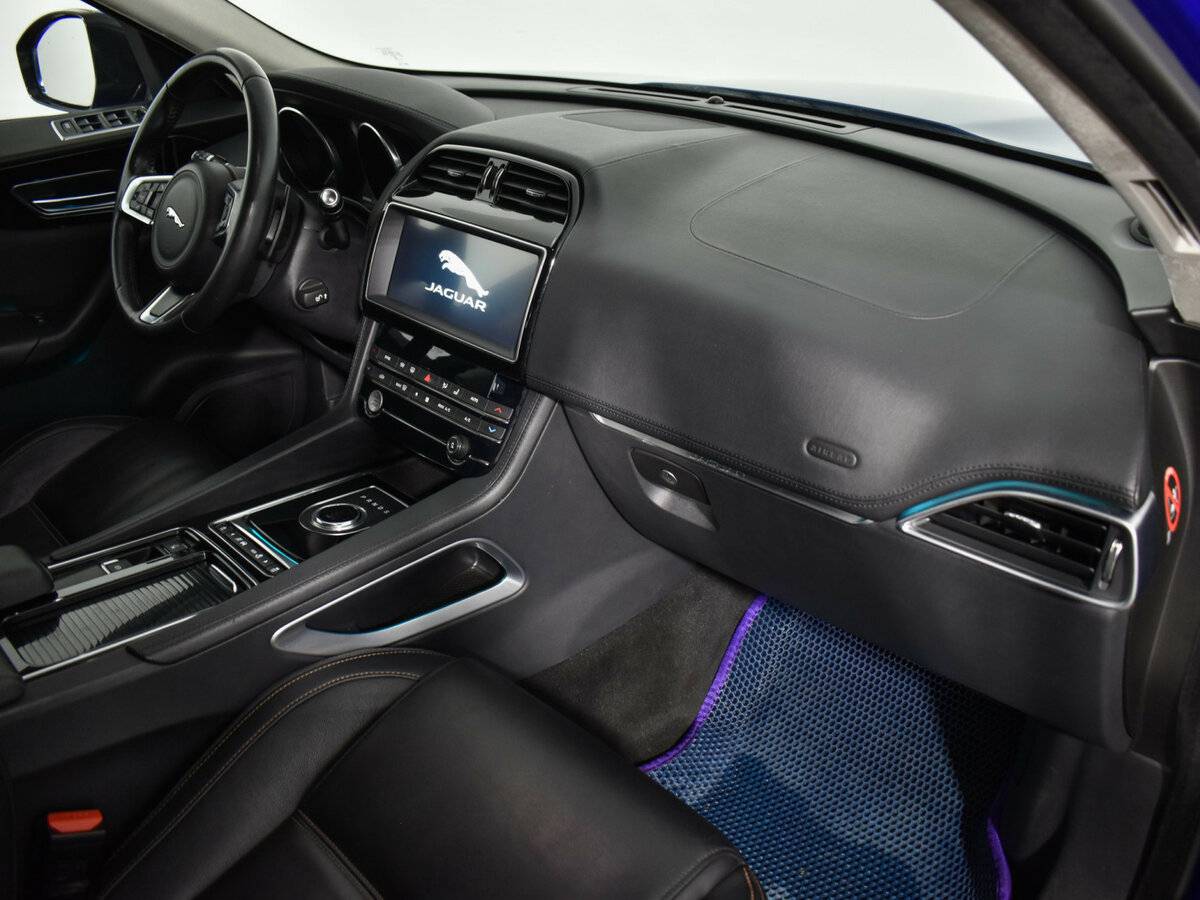 Б/У Ягуар Ф-Пэйс 2018 года. Фото: #11