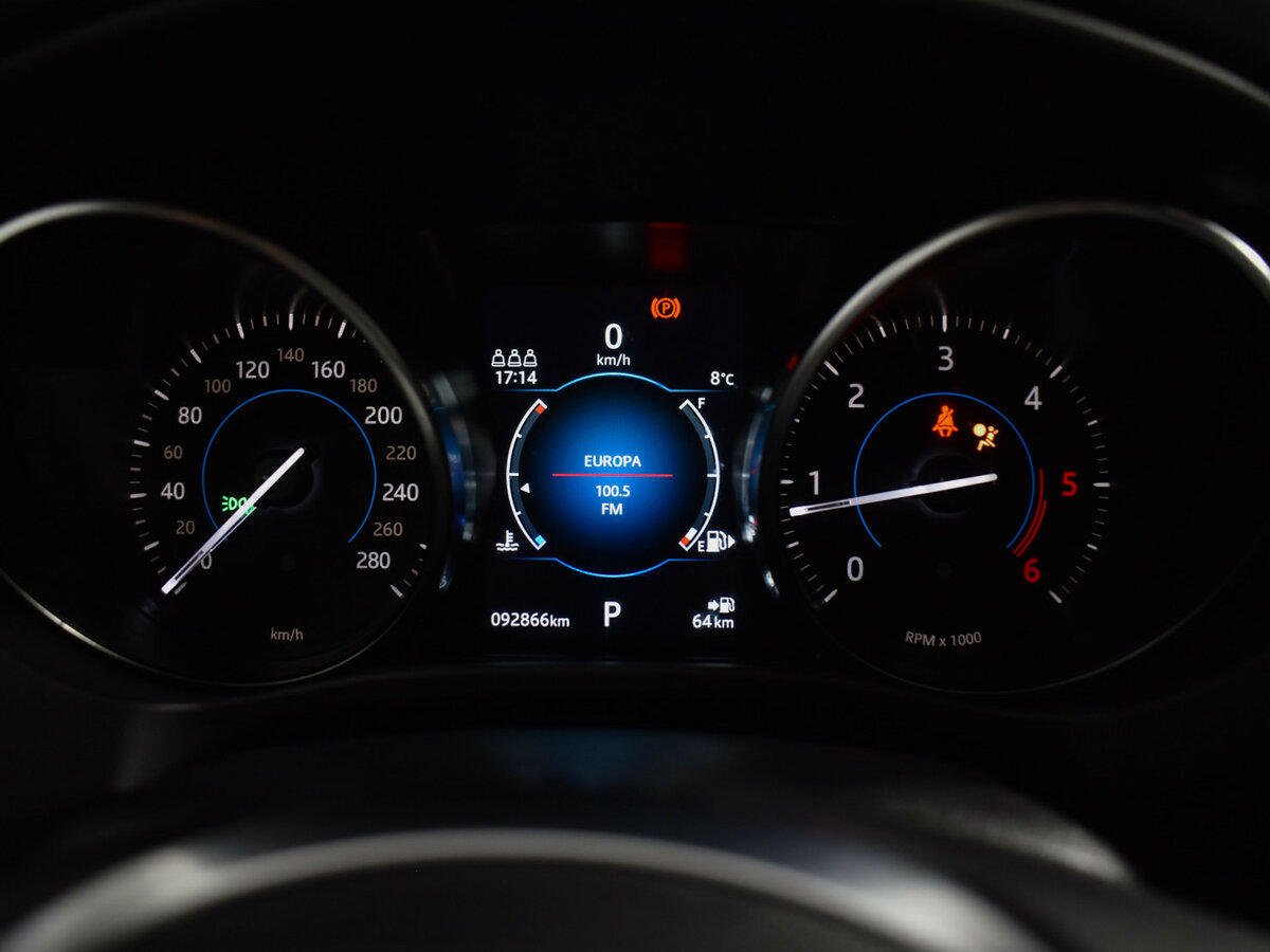 Б/У Ягуар Ф-Пэйс 2018 года. Фото: #19