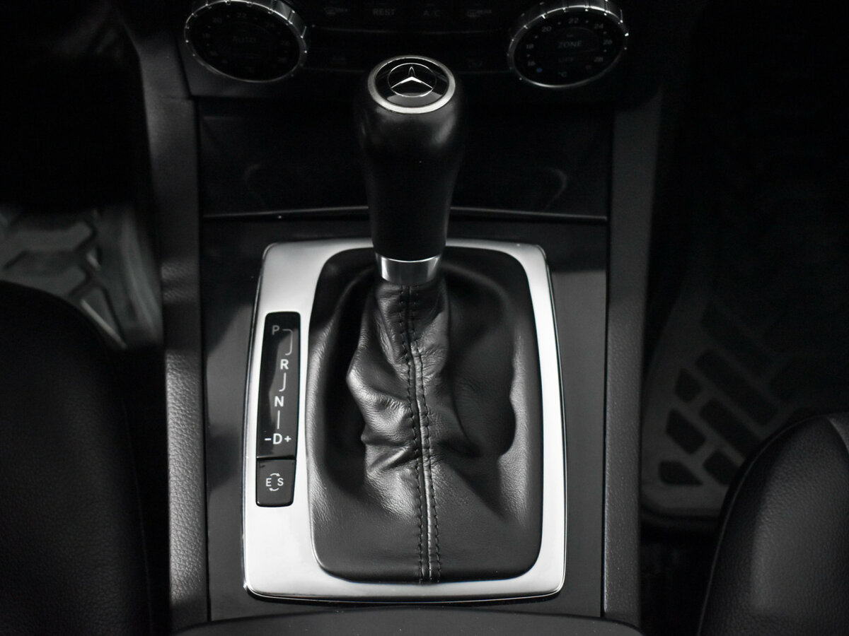 Б/У Мерседес-Бенц Ц-Класс 2012 года. Фото: #9