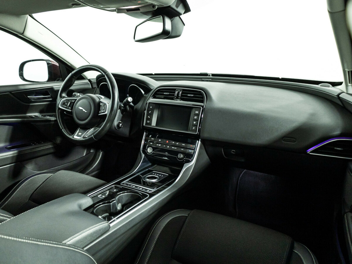 Jaguar XE 2015 года с пробегом. Фото: #6