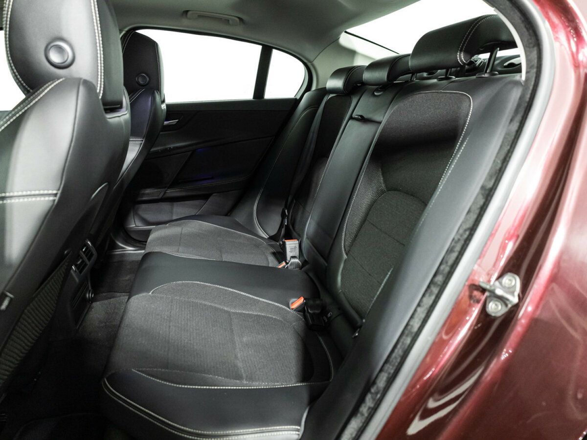 Jaguar XE 2015 года с пробегом. Фото: #7