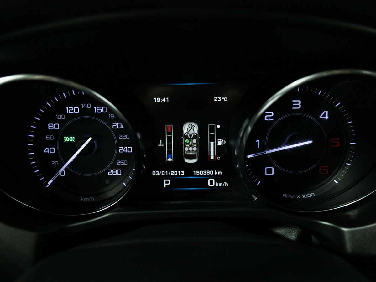 Jaguar XE 2015 года с пробегом. Фото: #9