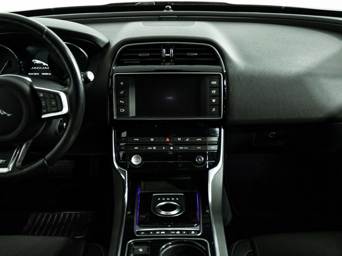 Jaguar XE 2015 года с пробегом. Фото: #11