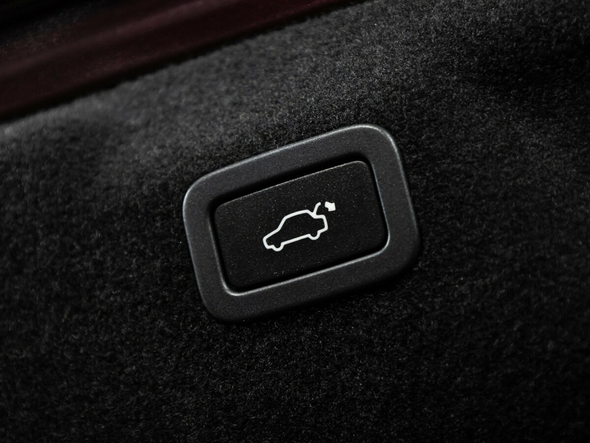 Jaguar XE 2015 года с пробегом. Фото: #12