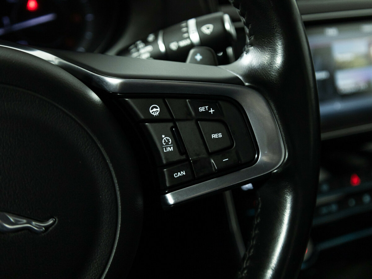 Jaguar XE 2015 года с пробегом. Фото: #15